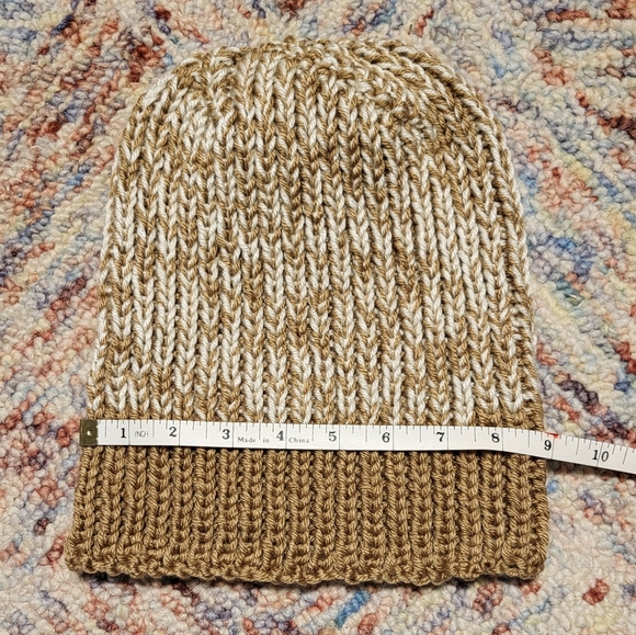 Hand Crafted unisex rib knit winter beanie hat size Adult medium to large - Picture 6 of 9